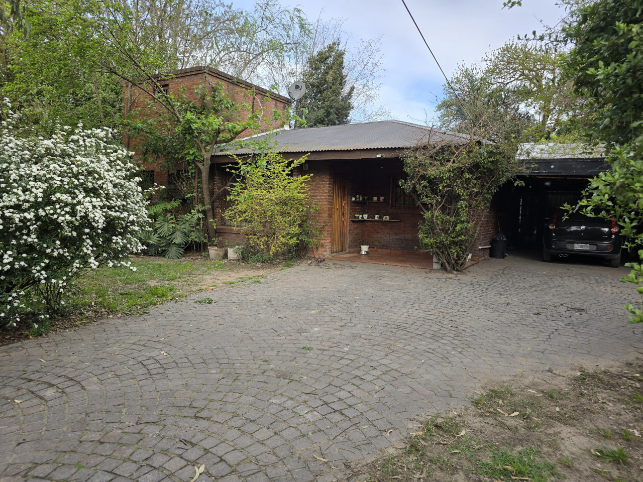 Hermosa casa en venta ubicada en la calle Jose C. Paz 4300