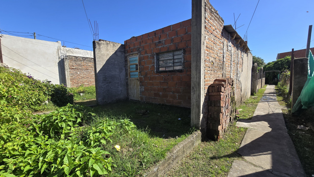 3 Departamentos + Proyecto de Dúplex en Lote de 313 m² en Pilar, a 500 mts de Ruta 25 y a 300mts + de Ramal Pilar