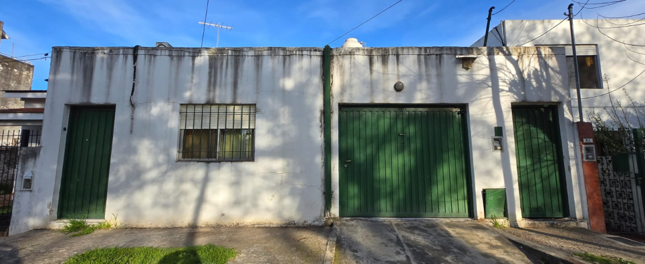 Venta de Local comercial o Amplio Deposito, a mtros de Ruta 8