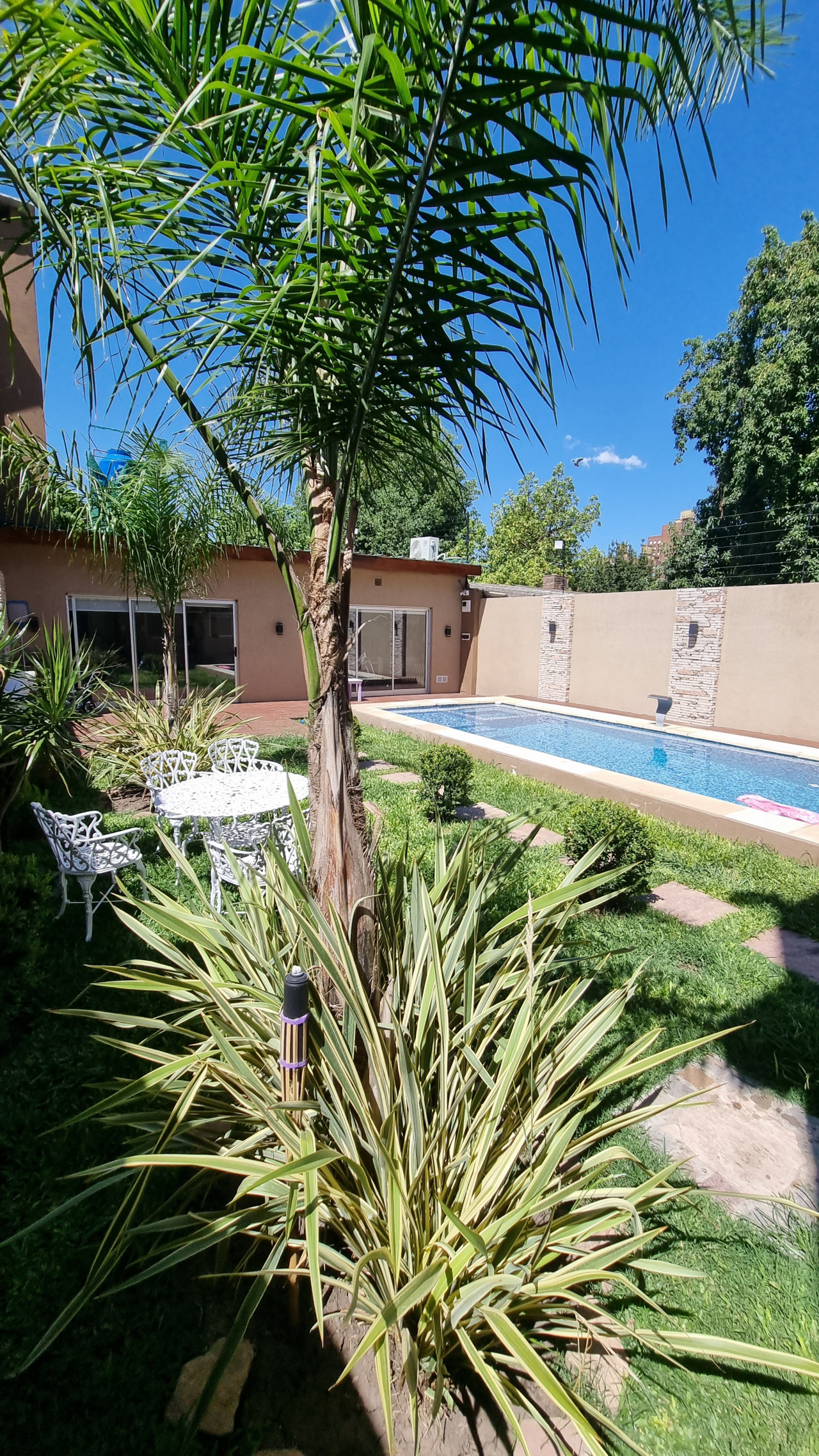 ### HERMOSA CASA EN VENTA 4 DORMITORIOS / PILETA / SAN MIGUEL  ###